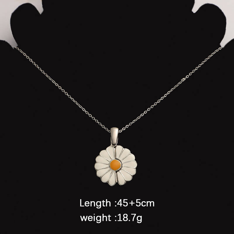 Custom Pet Face Small Daisy Necklace™