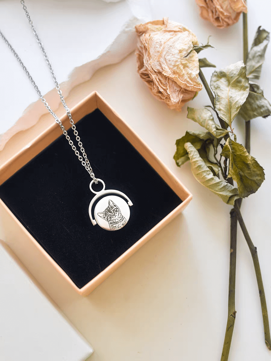 Custom Pet Face Swing Necklace™