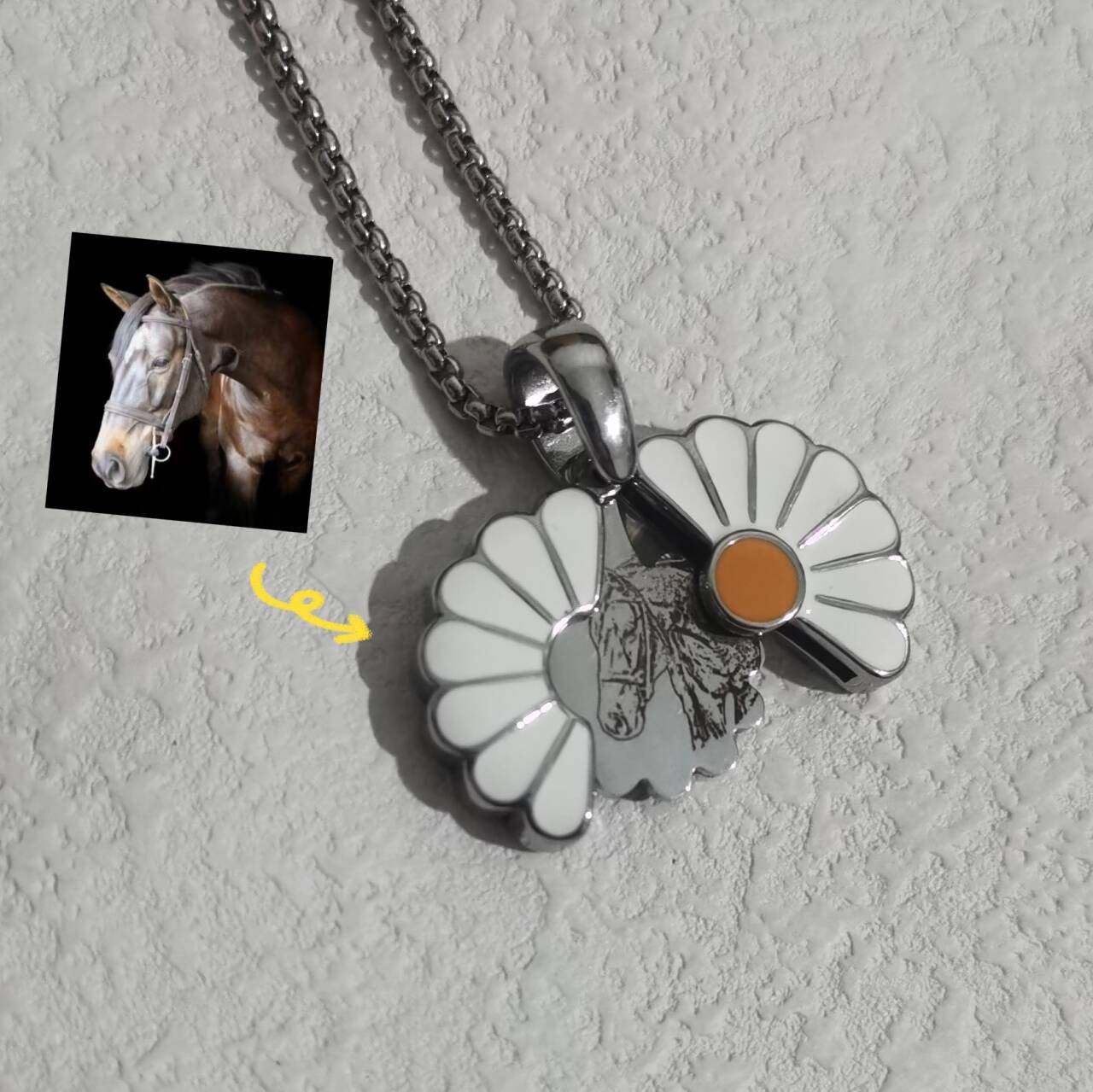 Custom Pet Face Small Daisy Necklace™